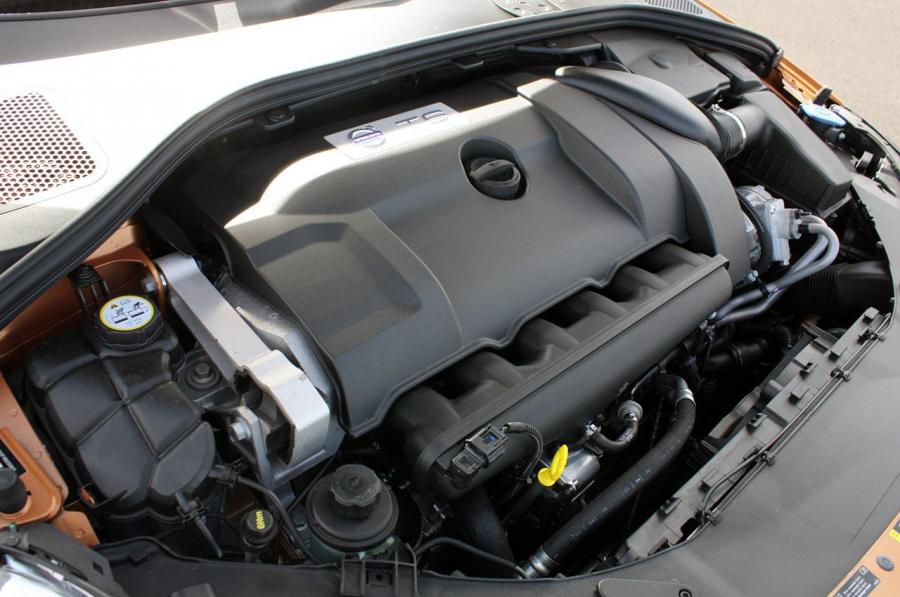  Volvo S60 2010 года  (фото 126 из 226)